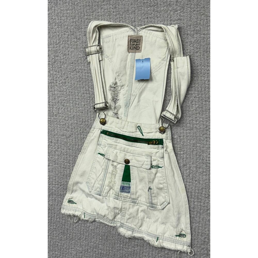 Liberty Overalls Women's White Distressed Sleeveless Shirt Size M #42296